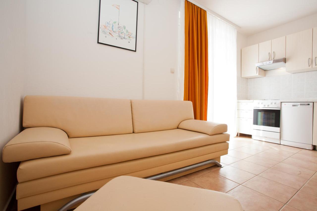 Apartments Glibo Near The Sea And Town Center! Krk Town Exterior photo